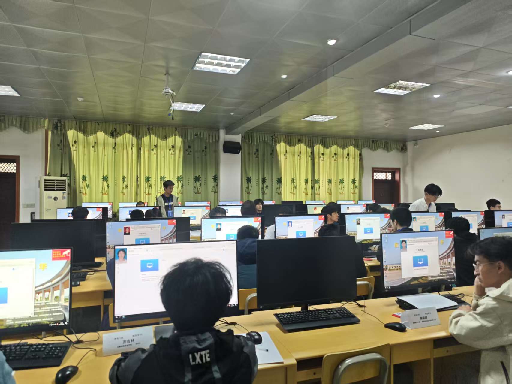 比赛现场.jpg